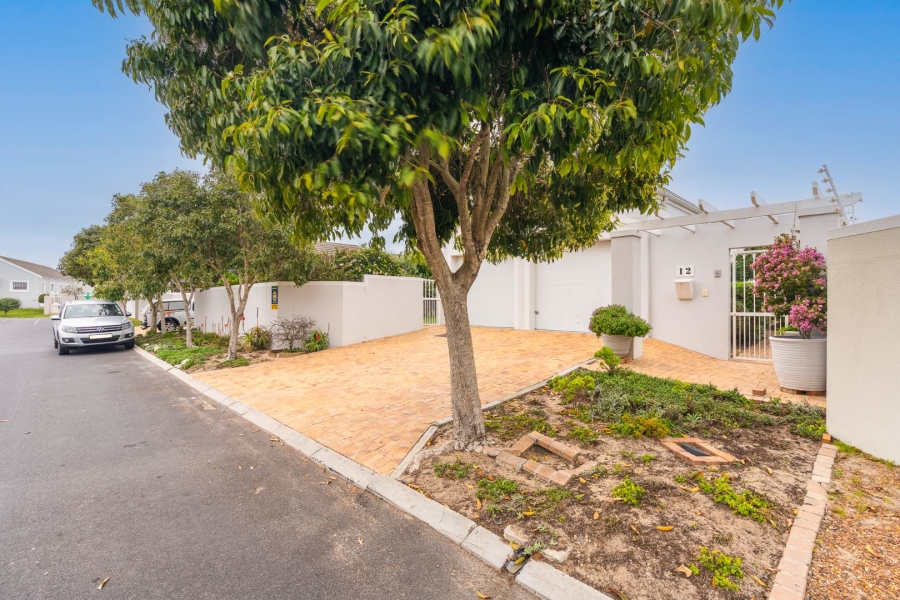 4 Bedroom Property for Sale in Sunningdale Western Cape